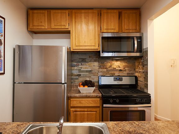 4th image of 332 St Nicholas Ave APT 3F