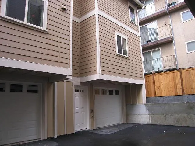 3 bed, 2.5 bath, 1780 sqft, $3,500 — Photo 3