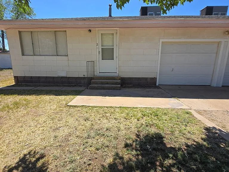 1 1/2-B W La Paloma Ln — Photo 1