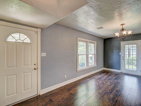 3rd image of 1112 NW Elm Ave