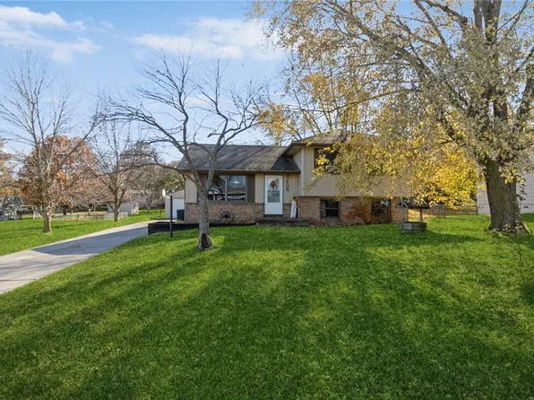 608 Northview Dr, Dallas Center, IA 50063