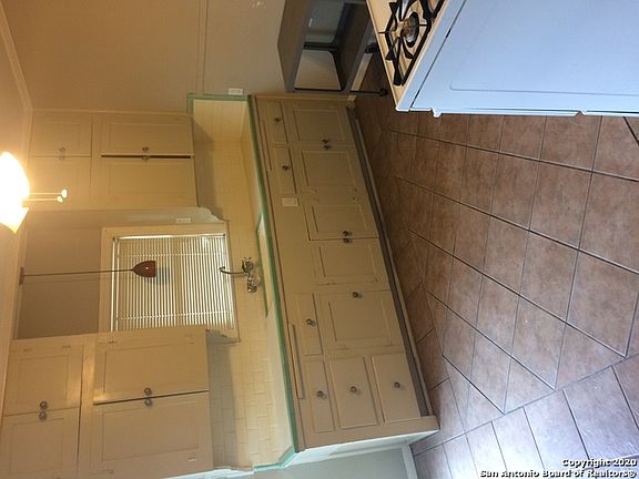 2nd image of 116 Barilla Pl