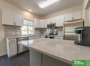 15522 Camden Ave, Omaha, NE 68116