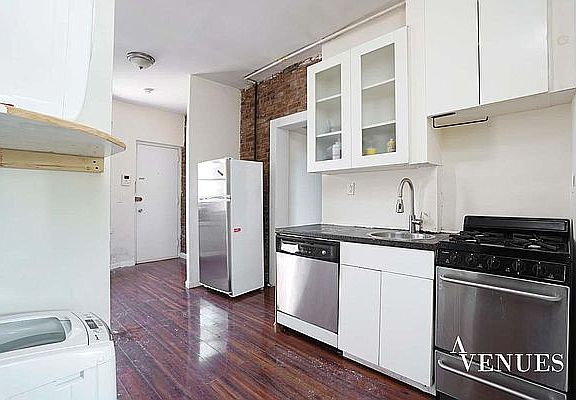 5th image of 519 E 11th St #5C