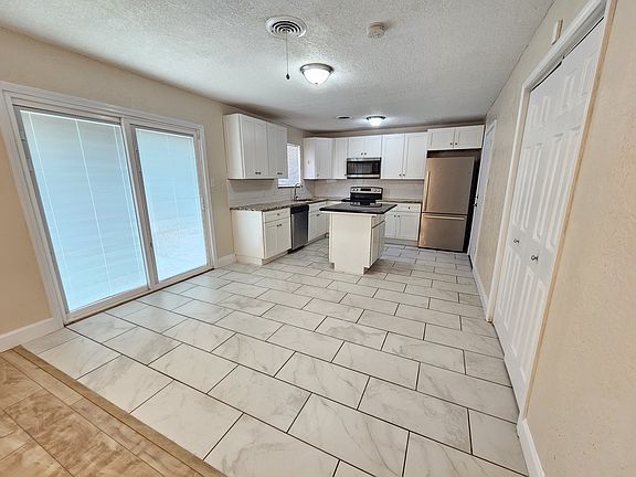 5th image of 1608 NW Black Mesa Dr