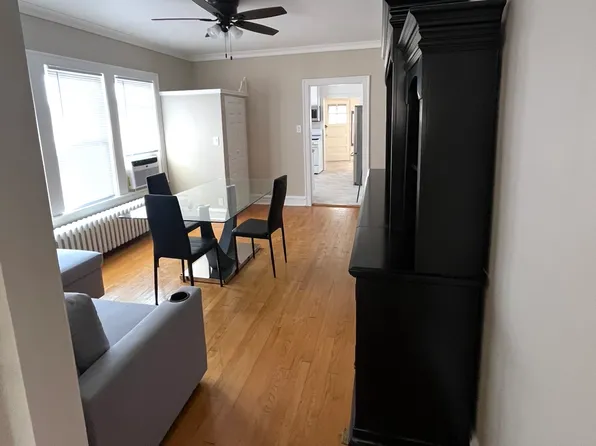 5639 N Richmond St Floor 2, Chicago, IL 60659