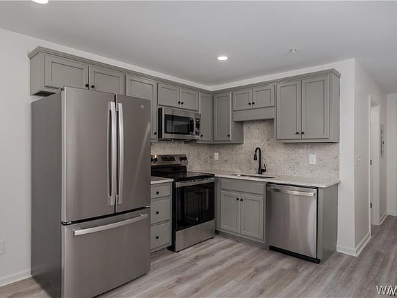 5th image of 1212 12th St #8