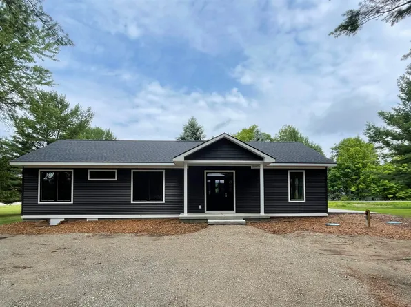 8279 Cherry Ave, Rapid City, MI 49676