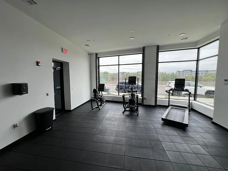 18 Freeway Dr E #502 — Photo 18
