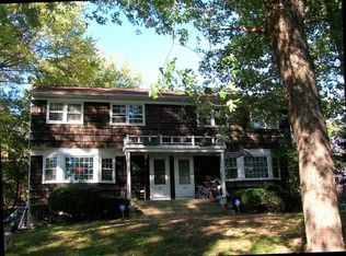 41 Evert St, Huntington Station, NY 11746