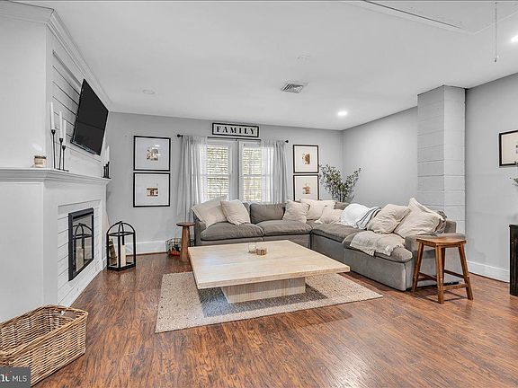 3rd image of 626 Avenue D