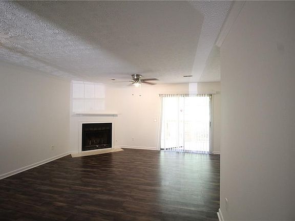 5th image of 4031 Bayside Cir