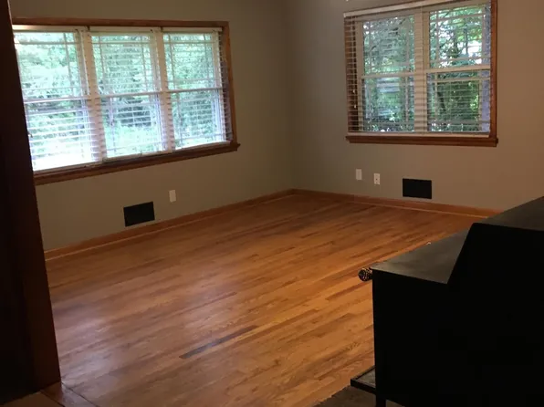 5861 Raleigh Rd, Benson, NC 27504