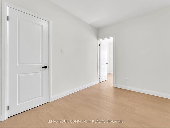3rd image of 1822 Saint Clair Ave W