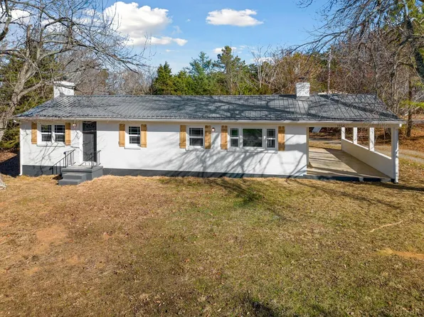 1256 Pittsville Rd, Gretna, VA 24557