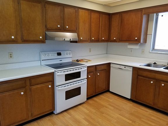 4th image of 1380 Normandy Dr