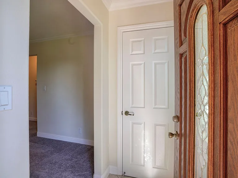 1621 Huron Ave — Photo 9
