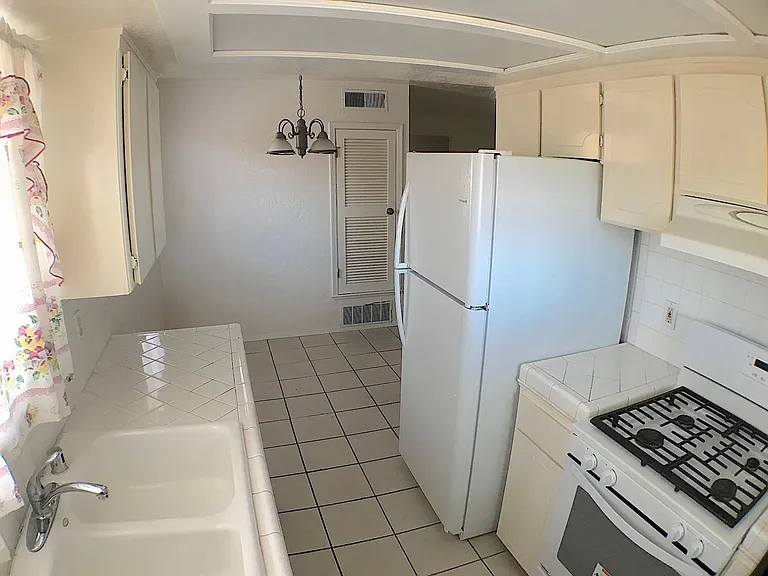 2418 Pittsburg Ave — Photo 13