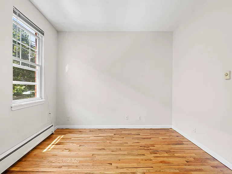 610 2nd St #1R — Photo 2