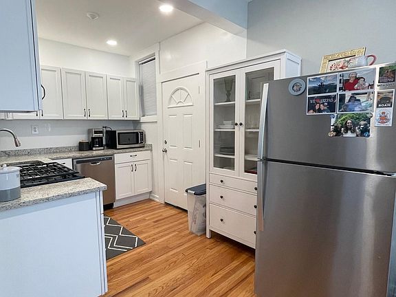 2nd image of 1004 W Loyola Ave APT 1