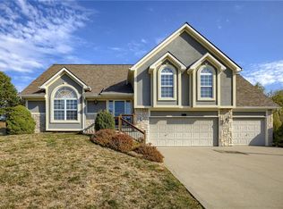 2110 NW 82nd Ct, Kansas City, MO 64151