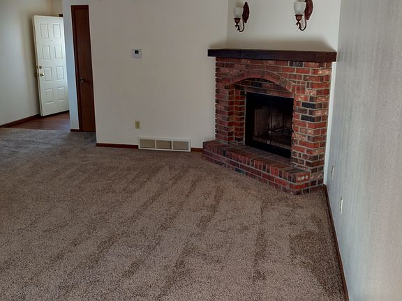 4th image of 414 NW Nottingham Ln