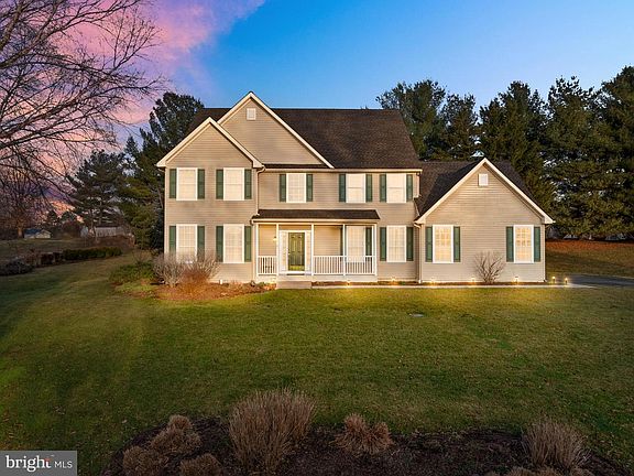 2nd image of 6 Belmont Cir