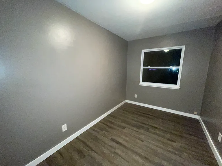 1099 Brown St — Photo 9
