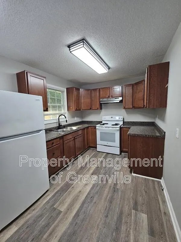 3 bed, 1.0 bath, 864 sqft, $1,195 — Photo 4