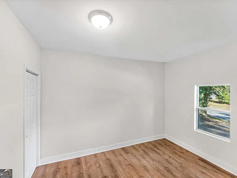 2905 Gresham Rd SE — Photo 16