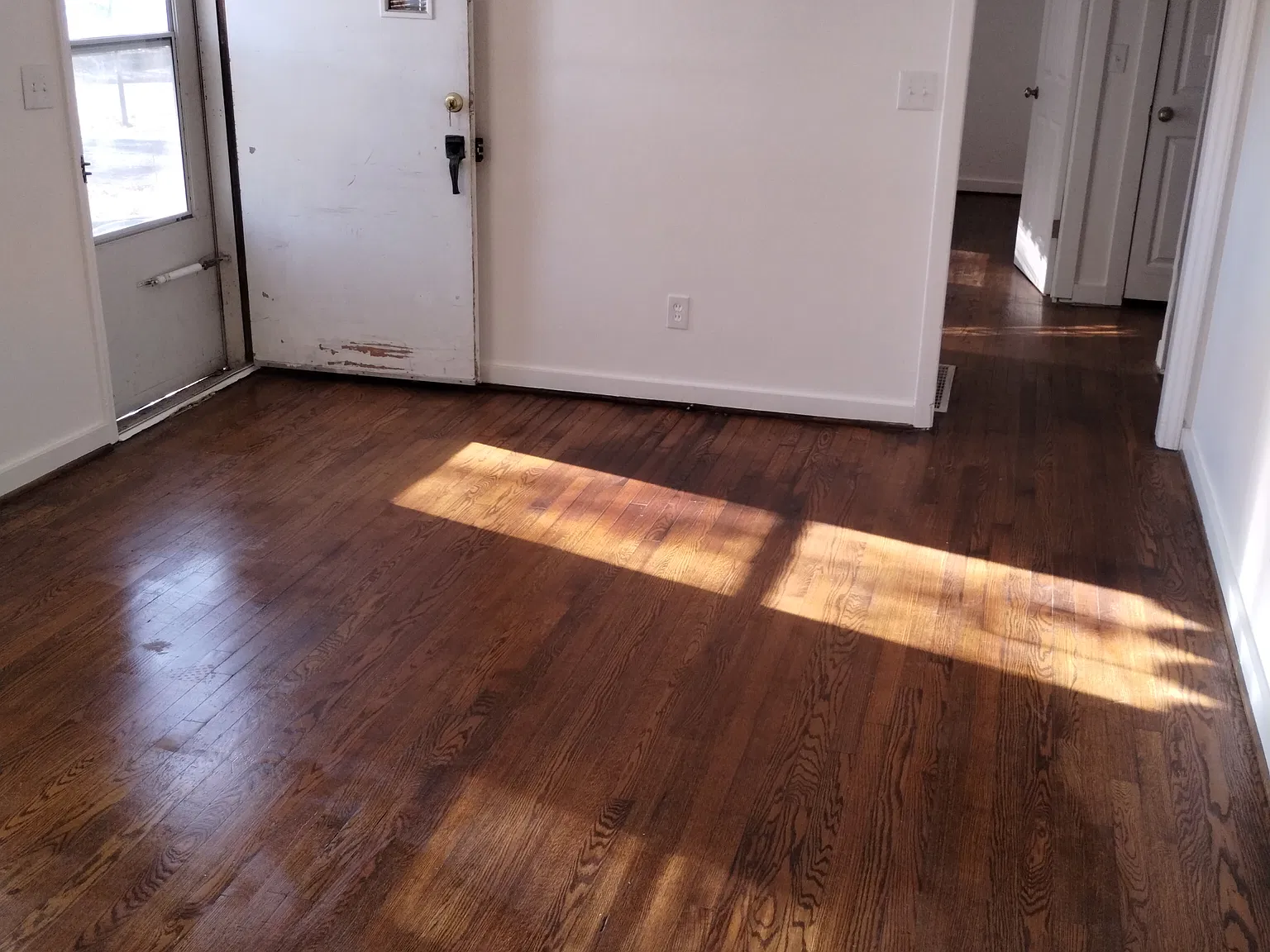3 bed, 1165 sqft, $1,585 — Photo 2