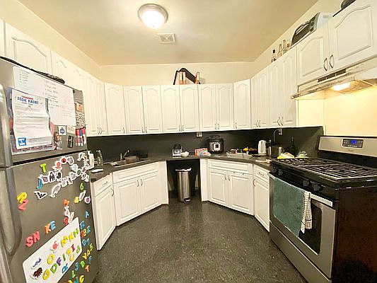 5th image of 460 Montgomery St #1