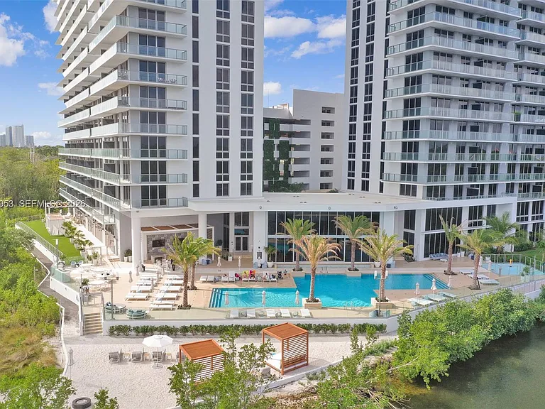 16385 Biscayne Blvd #1601-2 — Photo 21