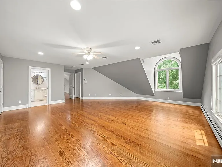 351 White Ave — Photo 24