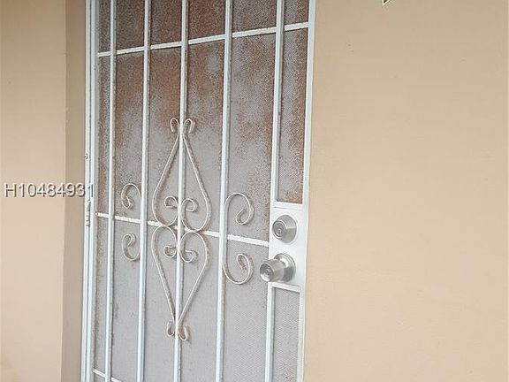4th image of 1501 NE 191st St APT C206
