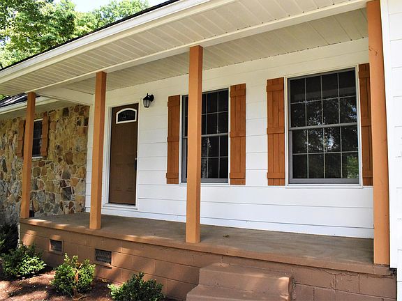 4th image of 110 Shore Ln