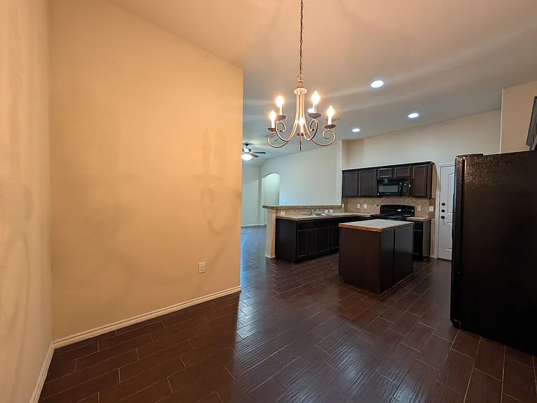 660 Creekside Cir — Photo 18