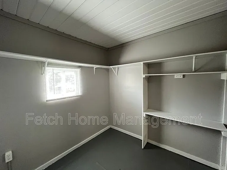 23 S Custer Ave — Photo 20