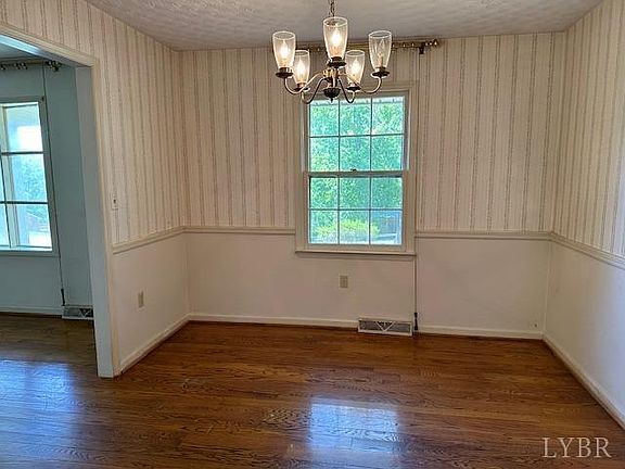 3rd image of 108 Waywood Hills Dr