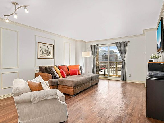 5th image of 401 S 1st St Unit 1116