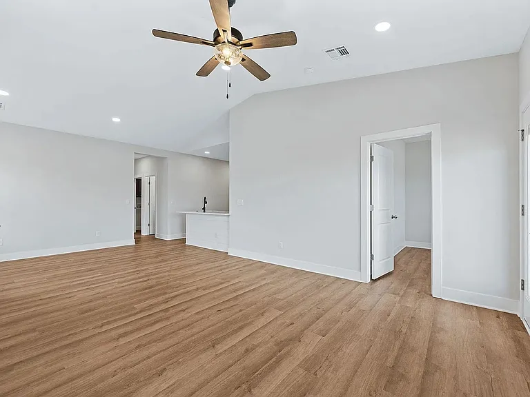 846 S Jay St — Photo 3