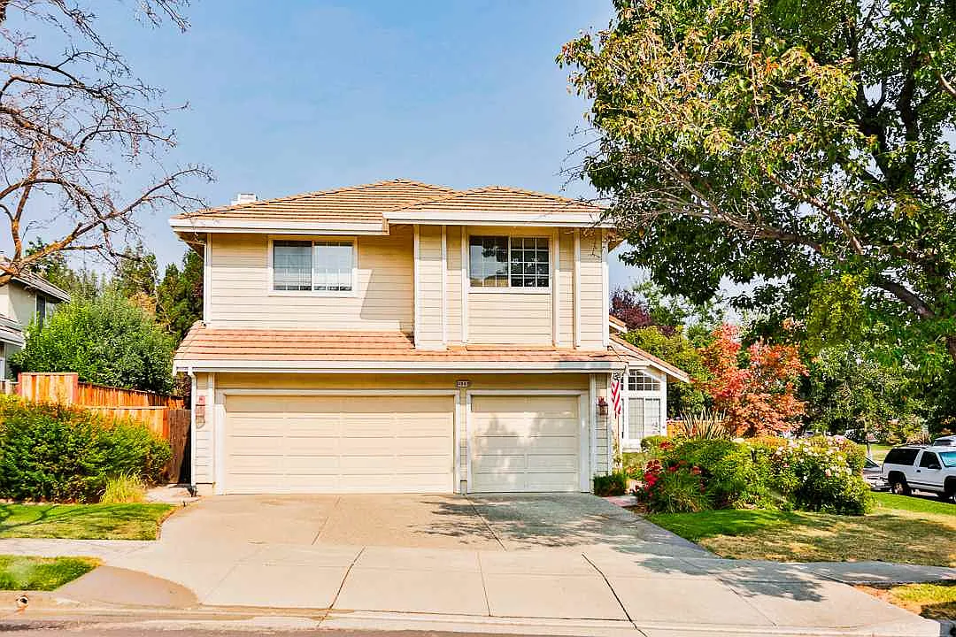 4042 Camrose Ave photo 1