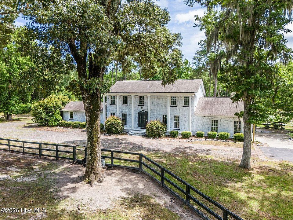 1st image of 415 Whitebridge Road