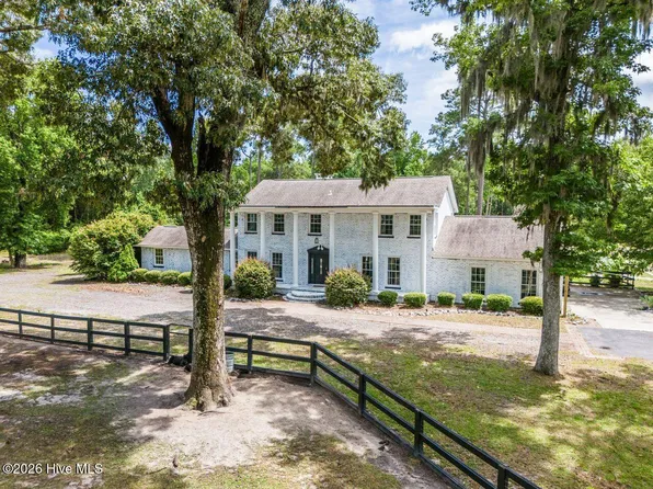 415 Whitebridge Road, Hampstead, NC 28443