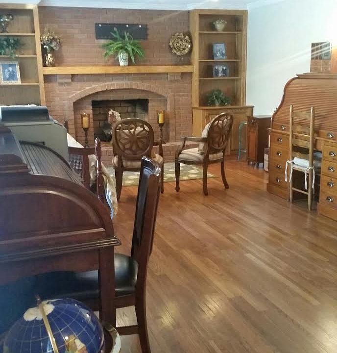 DOWNSTAIRS FAMILY ROOM