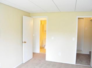 30028 W Twelve Mile Rd UNIT 28, Farmington Hills, MI 48334