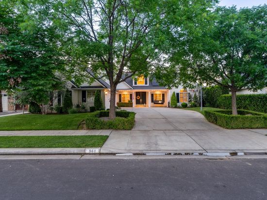 361 W Warwick Ave, Clovis, CA 93619