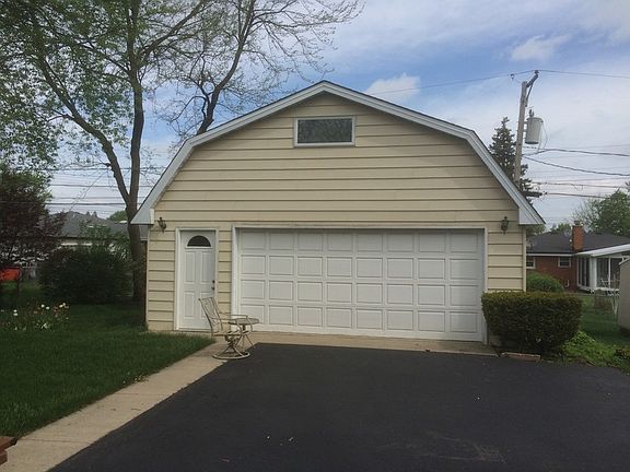 3rd image of 505 Forest Preserve Dr