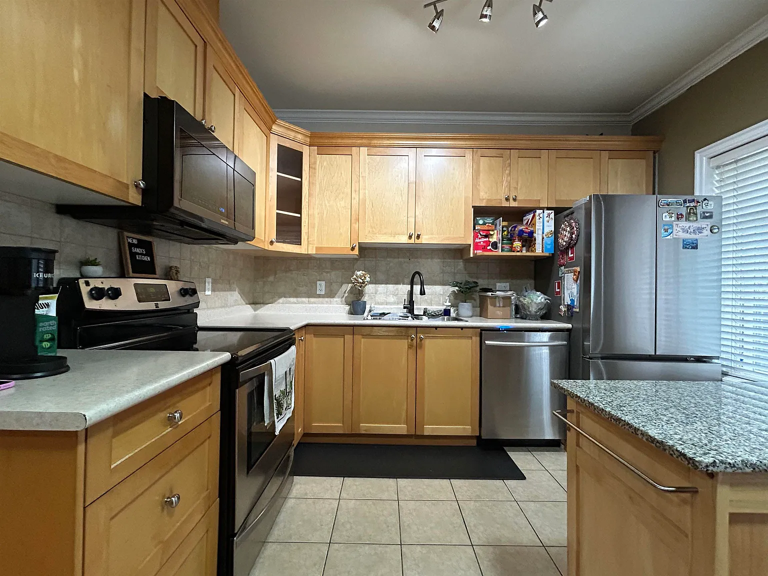3 bed, 1407 sqft, $2,850 — Photo 2