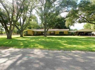 519 W College St, Carthage, TX 75633